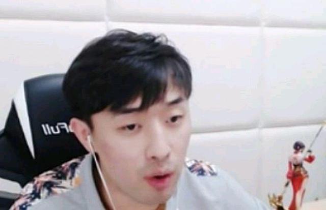 地下城私服都在那里找 地下城私服都在那里找